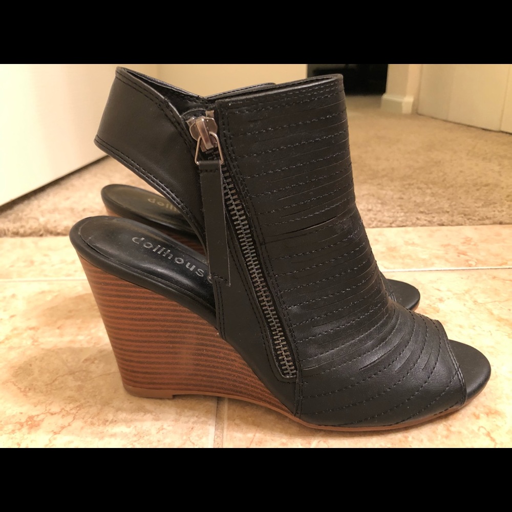 Wedge heels